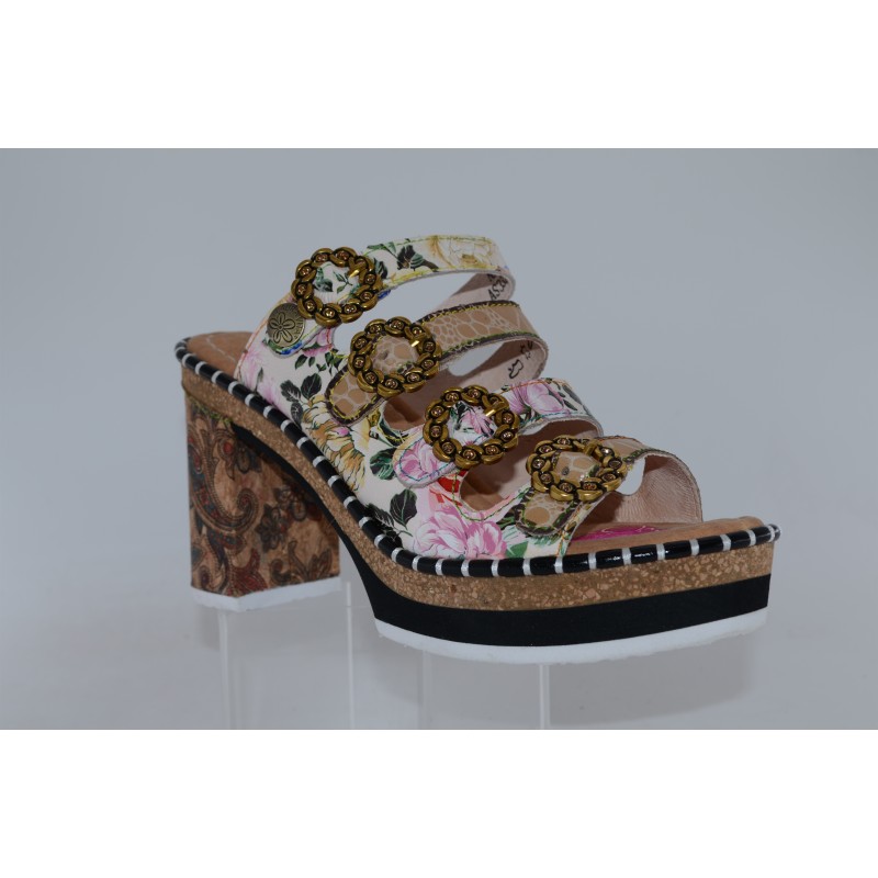 naomio 10 - laura vita